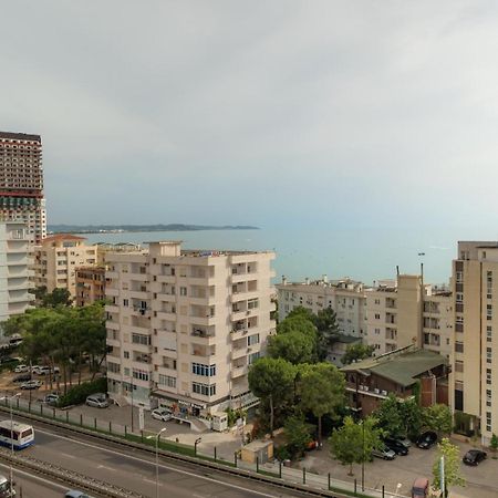 High-Tech Flat Lägenhet Durrës Exteriör bild