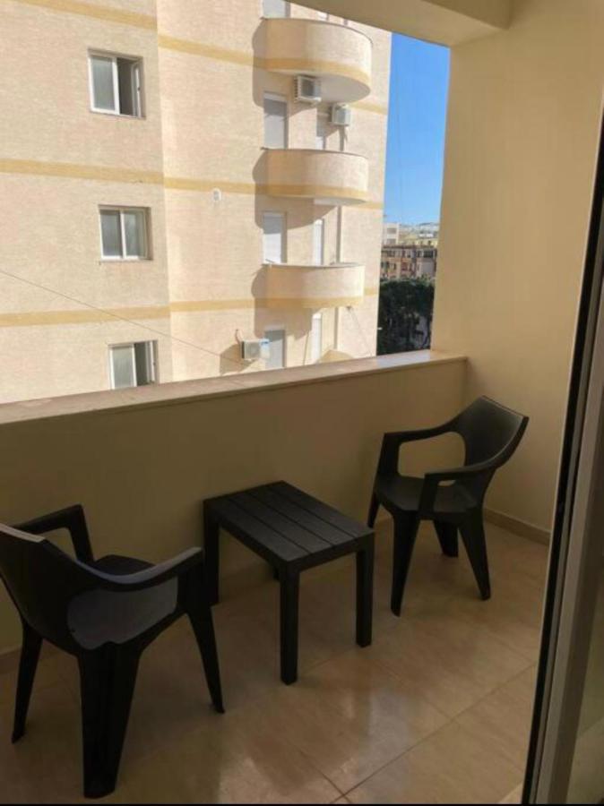 High-Tech Flat Lägenhet Durrës Exteriör bild